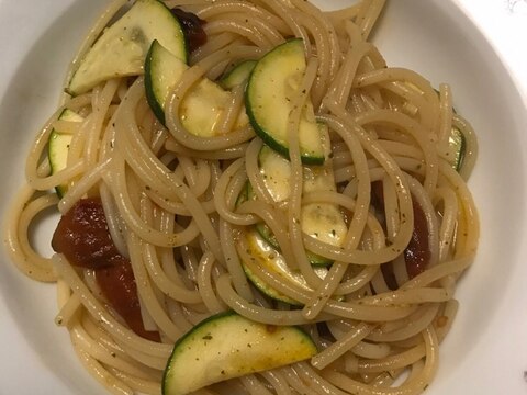 ズッキーニとセミドライトマトのパスタ